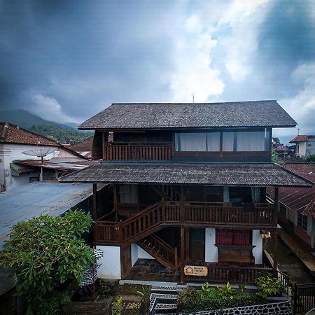 Pensjonat Munduk Tjeraki House Zewnętrze zdjęcie